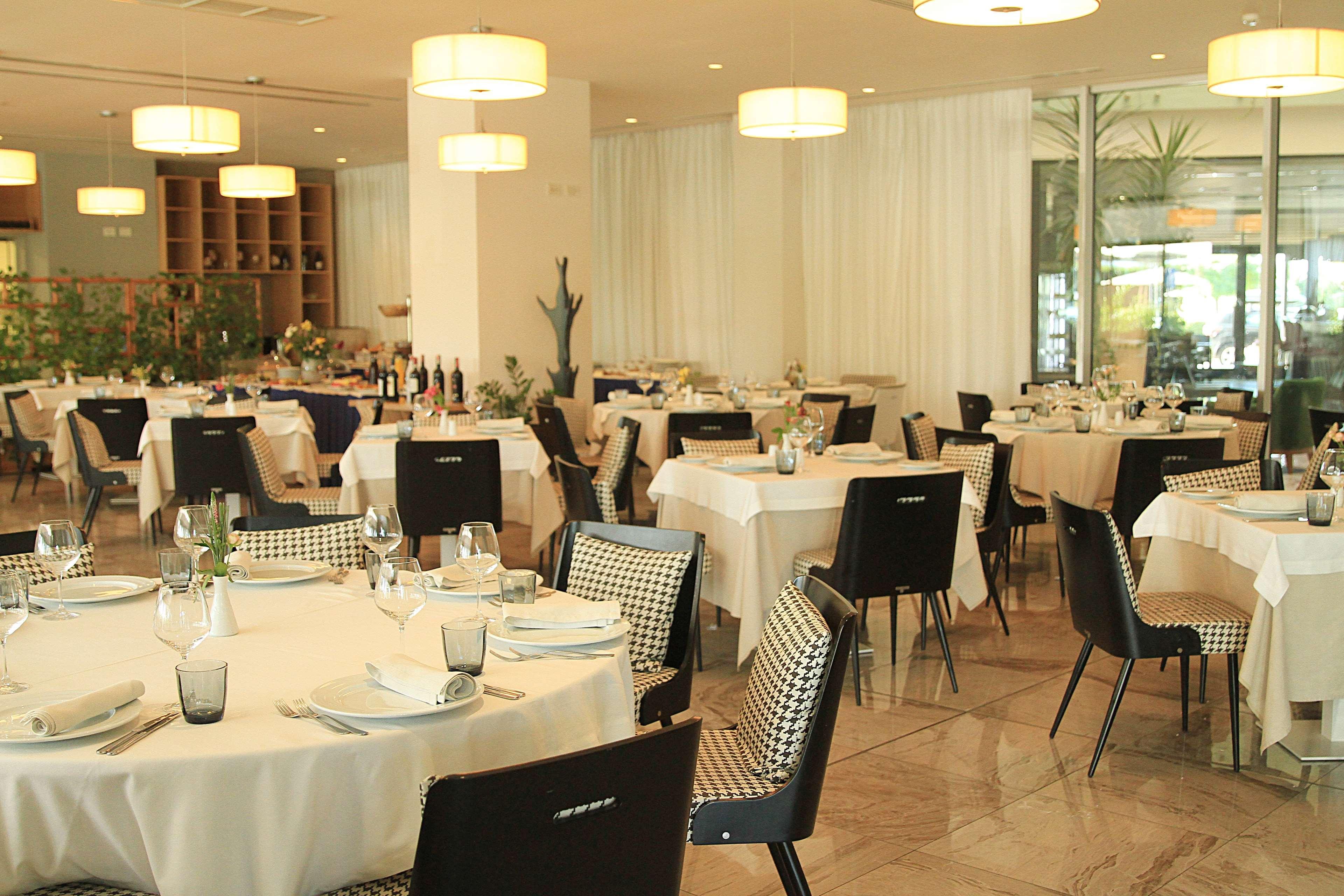 Best Western Premier Ark Hotel Tirana Exterior foto