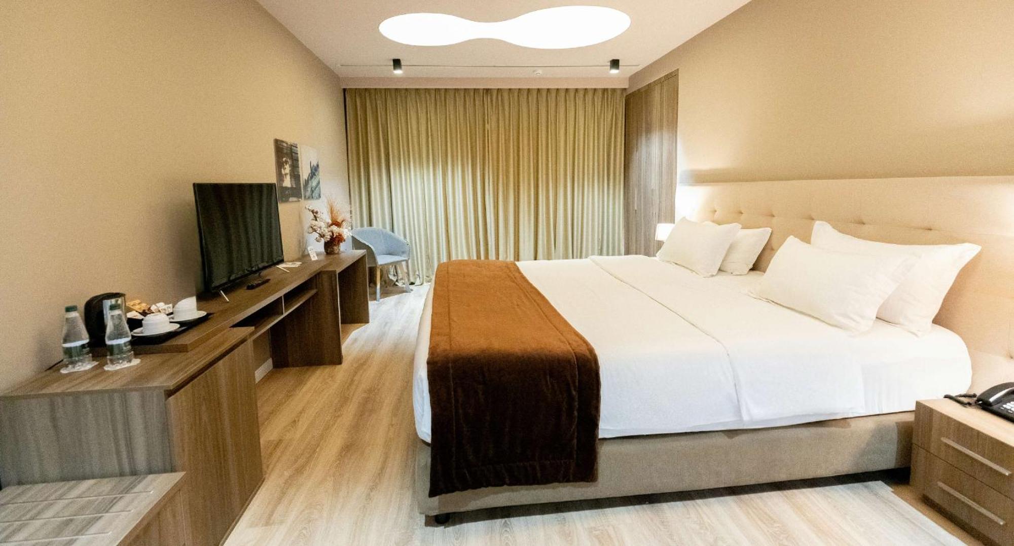 Best Western Premier Ark Hotel Tirana Exterior foto